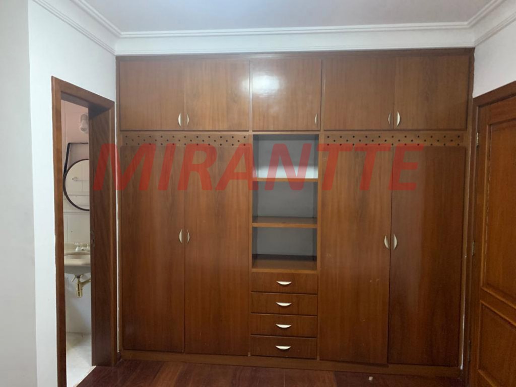 Casa terrea de 700m² com 4 quartos em Serra da Cantareira
