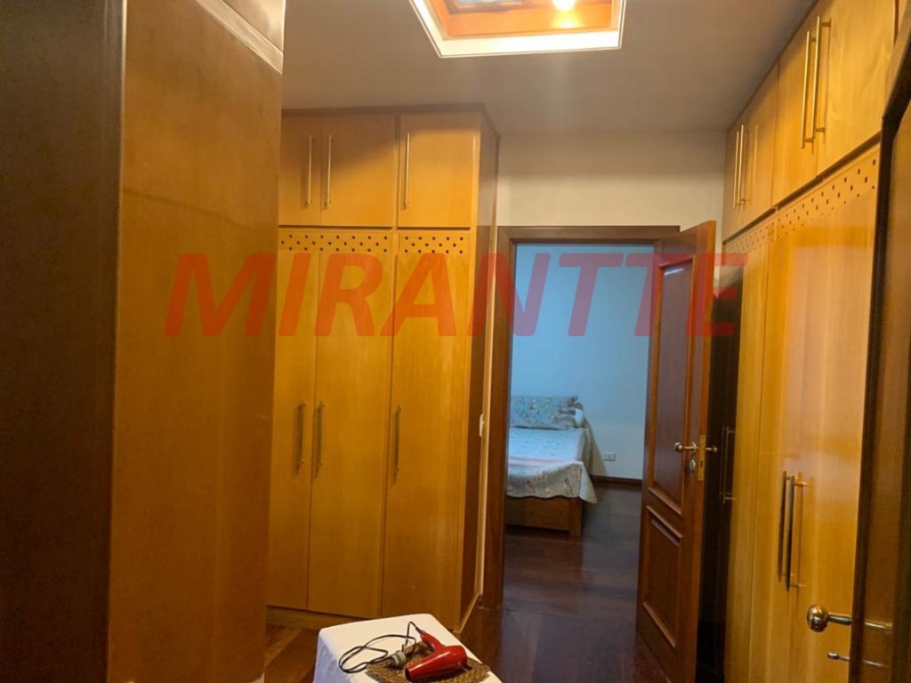 Casa terrea de 700m² com 4 quartos em Serra da Cantareira