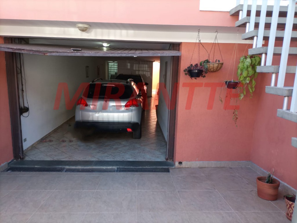 Sobrado de 230m² com 4 quartos em Santa Teresinha