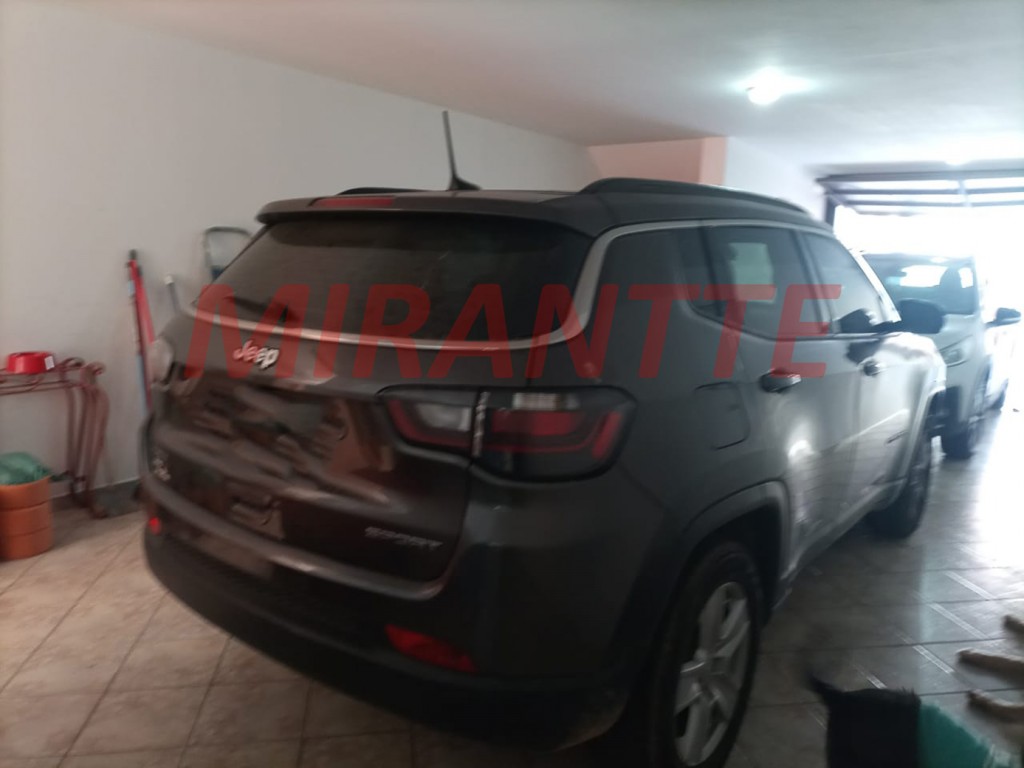 Sobrado de 230m² com 4 quartos em Santa Teresinha
