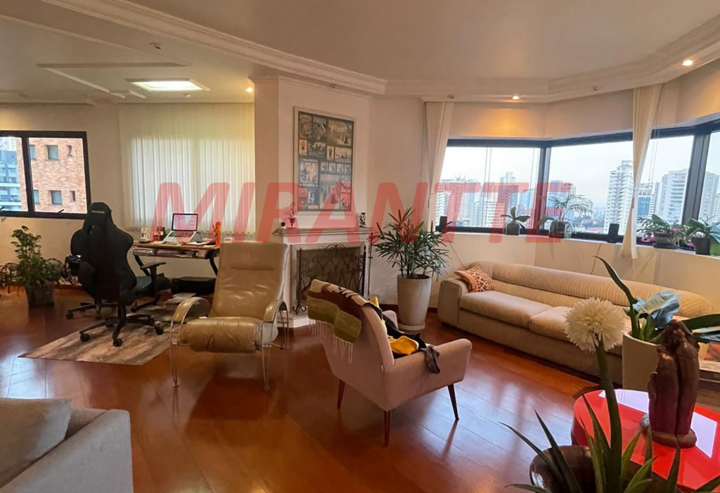 Sobrado de 230m² com 4 quartos em Santa Teresinha