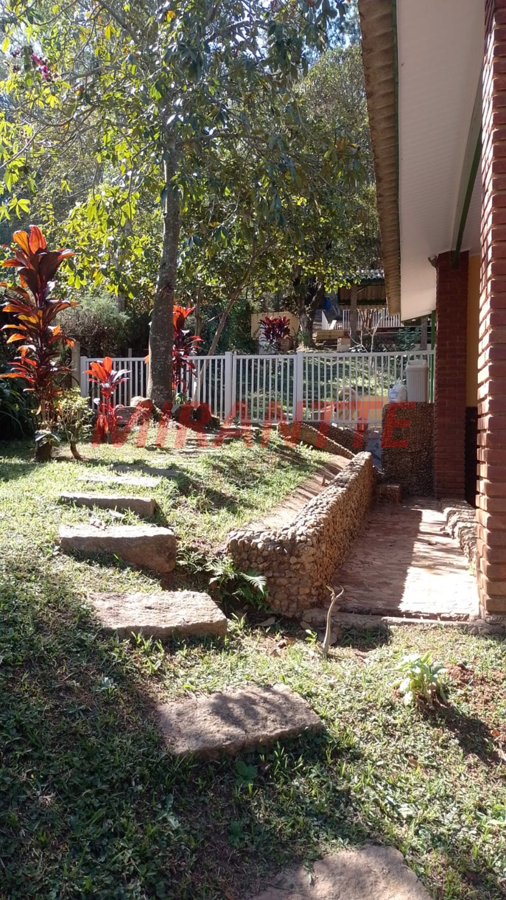 Casa terrea de 185m² com 3 quartos em Dos Silvas