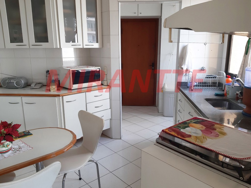 Apartamento de 106m² com 3 quartos em Água Fria