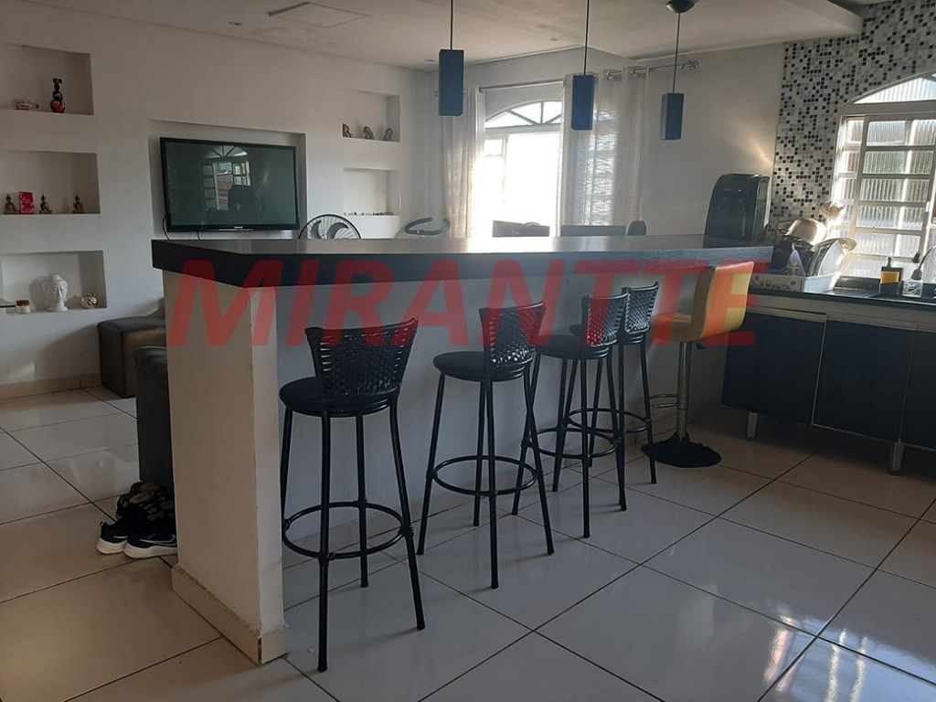 Casa terrea de 240m² com 4 quartos em Vila Medeiros