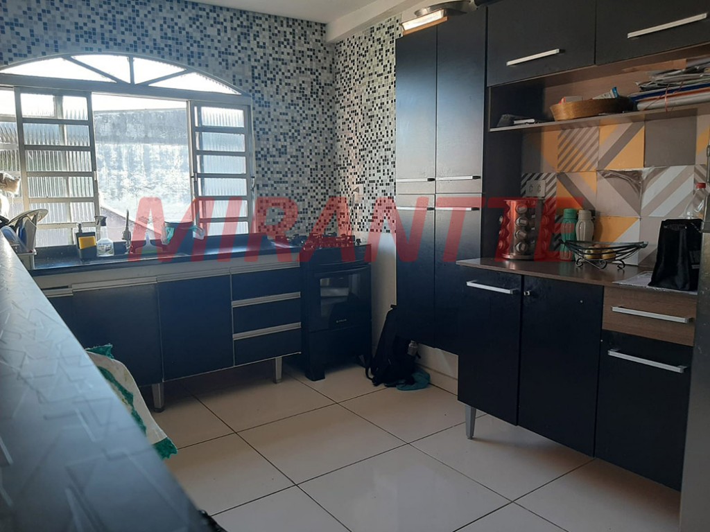 Casa terrea de 240m² com 4 quartos em Vila Medeiros