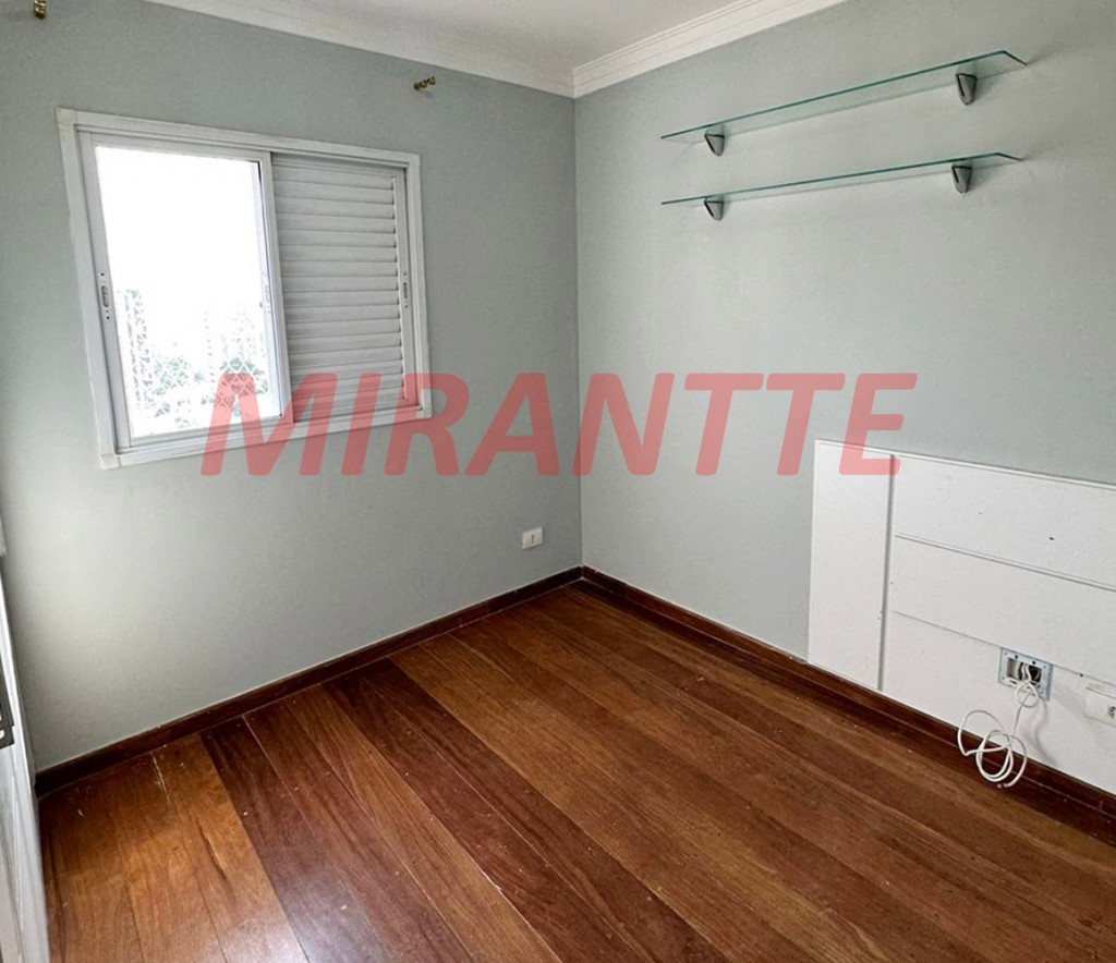 Apartamento de 76m² com 3 quartos em Vila Galvão