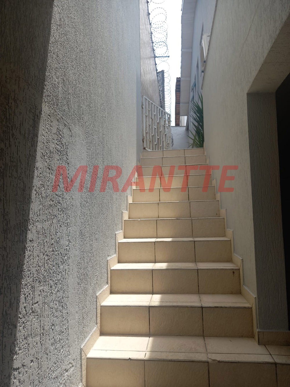 Sobrado de 96m² com 3 quartos em Parque Casa De Pedra