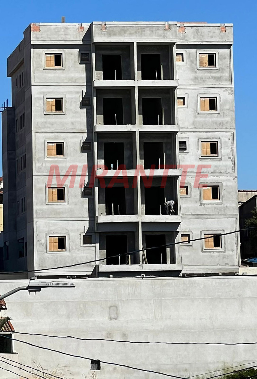 Apartamento de 46m² com 2 quartos em Vila Ester