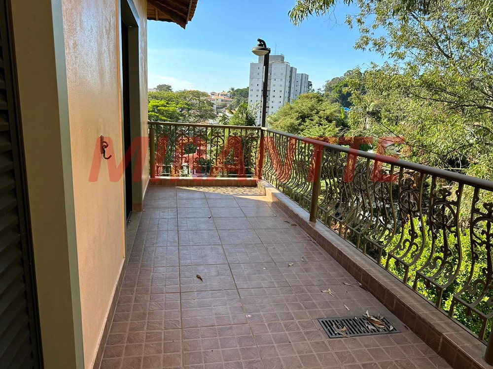 Sobrado de 343m² com 5 quartos em Tremembe