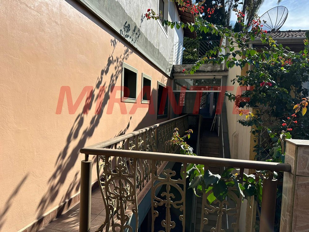 Sobrado de 343m² com 5 quartos em Tremembe