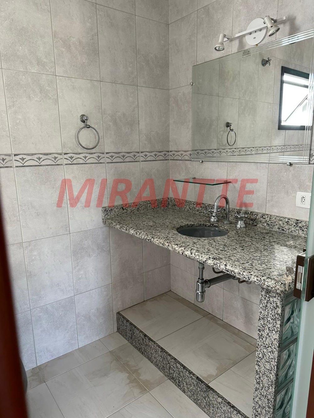 Sobrado de 343m² com 5 quartos em Tremembe