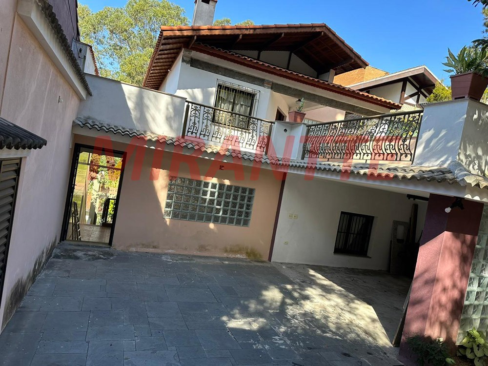 Sobrado de 343m² com 5 quartos em Tremembe