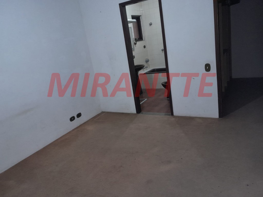 Sobrado de 250m² com 3 quartos em Serra Da Cantareira