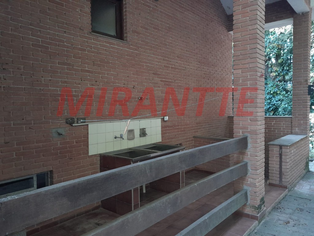 Sobrado de 250m² com 3 quartos em Serra Da Cantareira