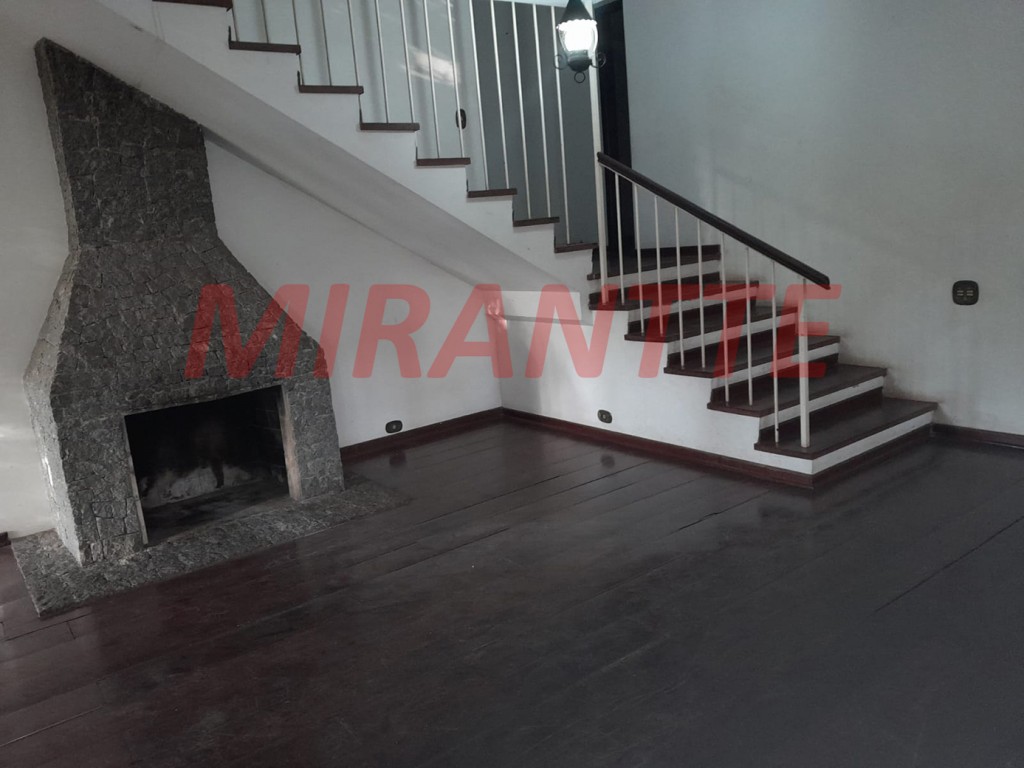 Sobrado de 250m² com 3 quartos em Serra Da Cantareira