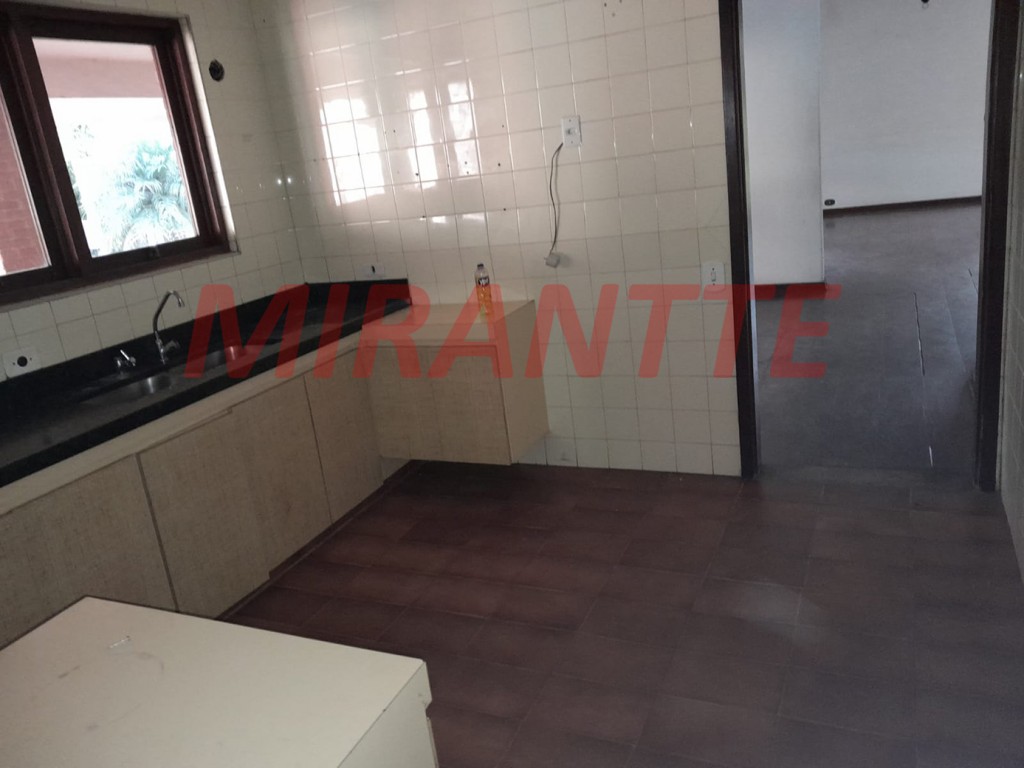Sobrado de 250m² com 3 quartos em Serra Da Cantareira