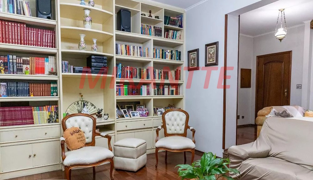 Sobrado de 712m² com 6 quartos em Jardim Japão