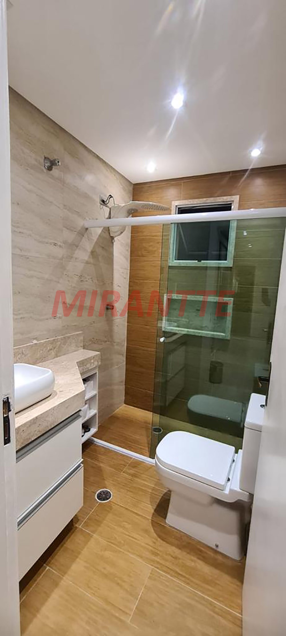 Sobrado de 180m² com 3 quartos em Jardim Vila Galvão