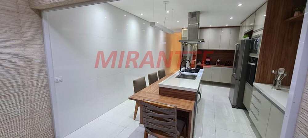 Sobrado de 180m² com 3 quartos em Jardim Vila Galvão