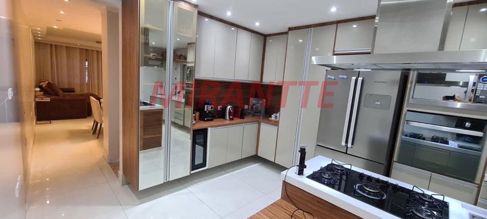 Sobrado de 180m² com 3 quartos em Jardim Vila Galvão