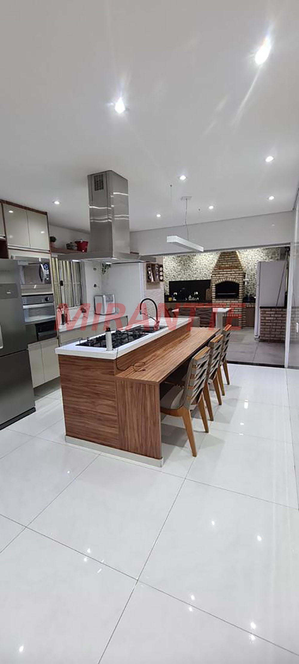 Sobrado de 180m² com 3 quartos em Jardim Vila Galvão
