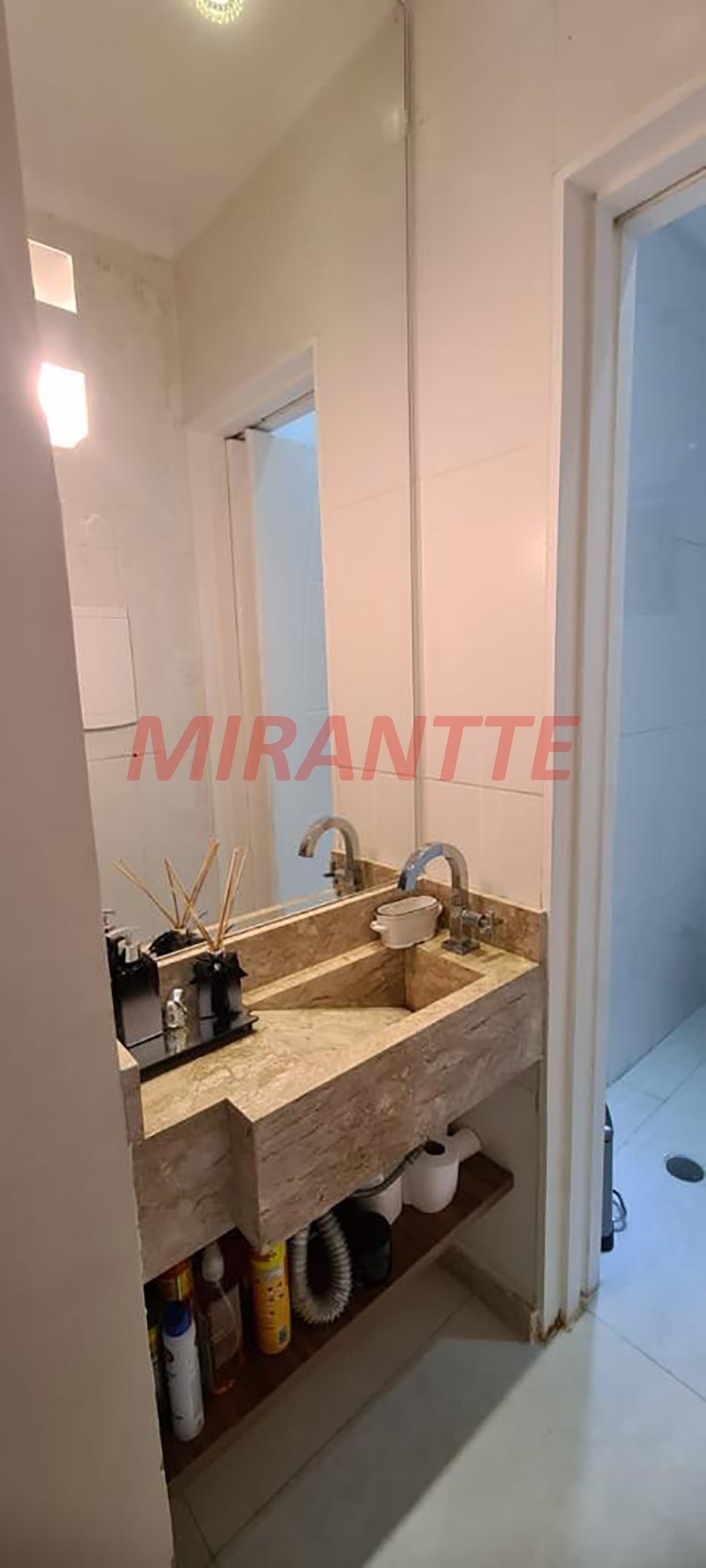 Sobrado de 180m² com 3 quartos em Jardim Vila Galvão