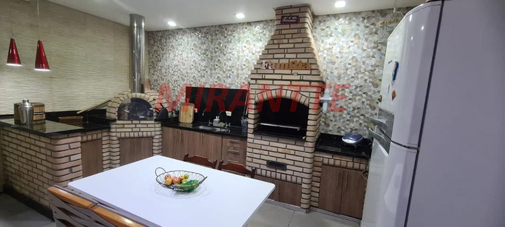 Sobrado de 180m² com 3 quartos em Jardim Vila Galvão