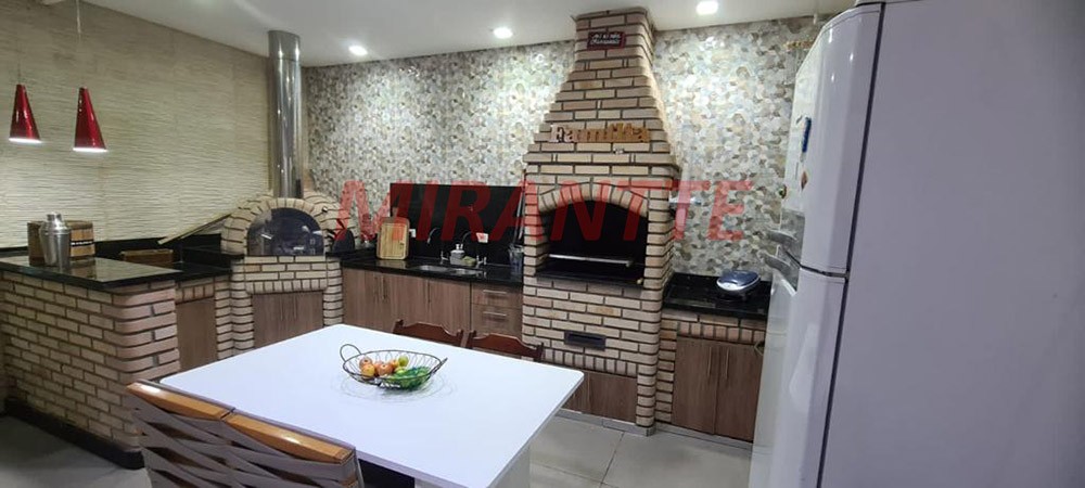 Sobrado de 180m² com 3 quartos em Jardim Vila Galvão