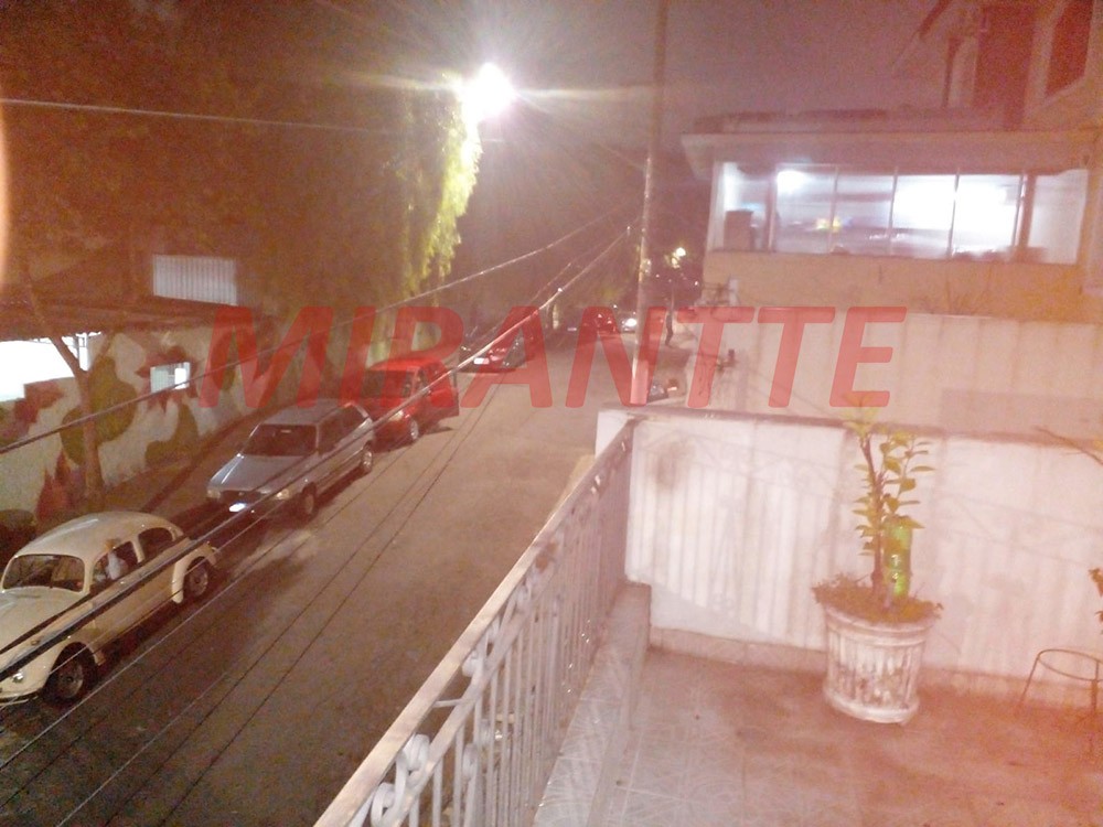 Sobrado de 160m² com 4 quartos em Água Fria