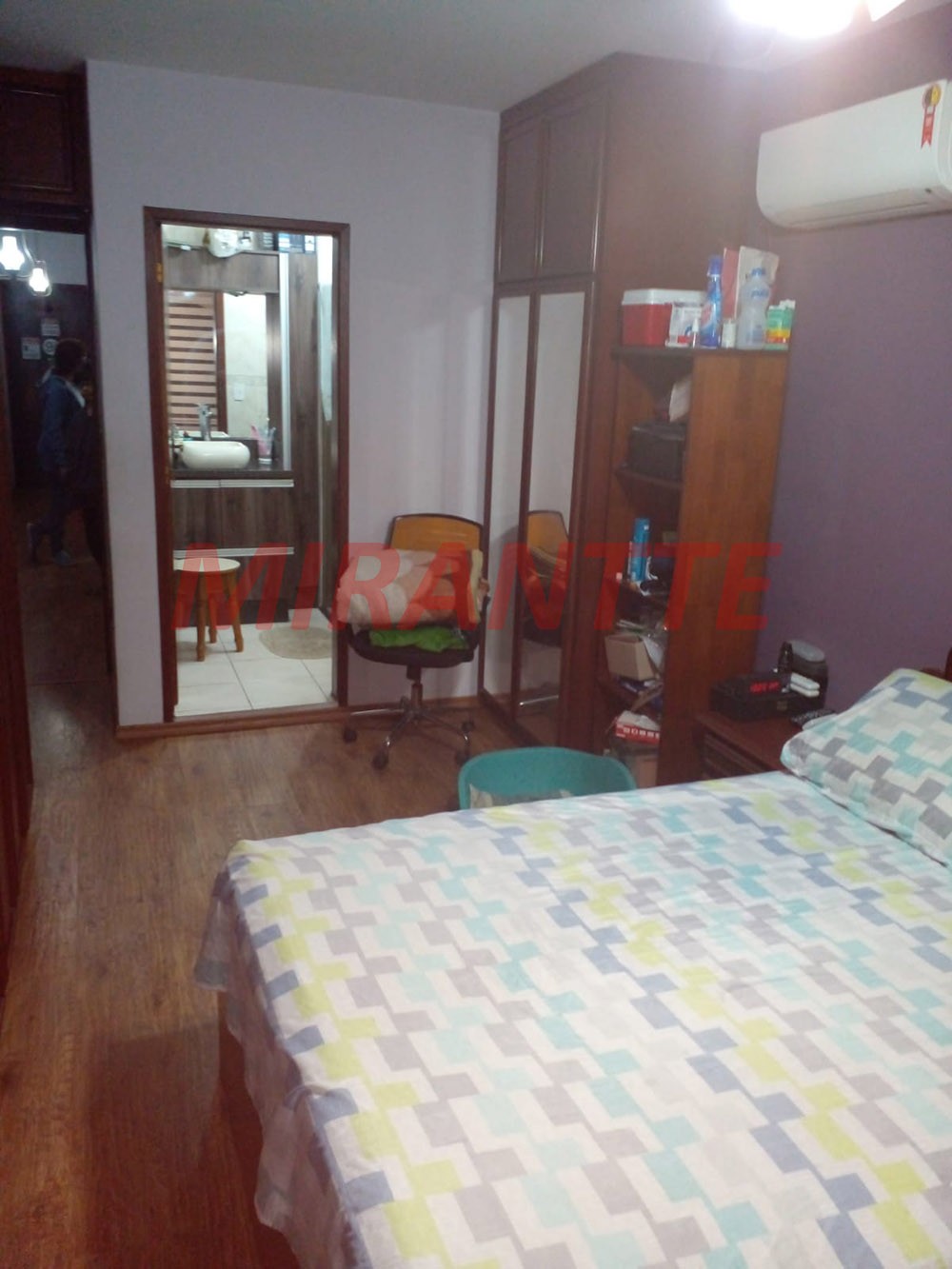Sobrado de 160m² com 4 quartos em Água Fria