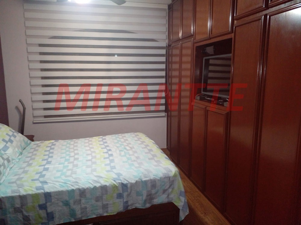 Sobrado de 160m² com 4 quartos em Água Fria