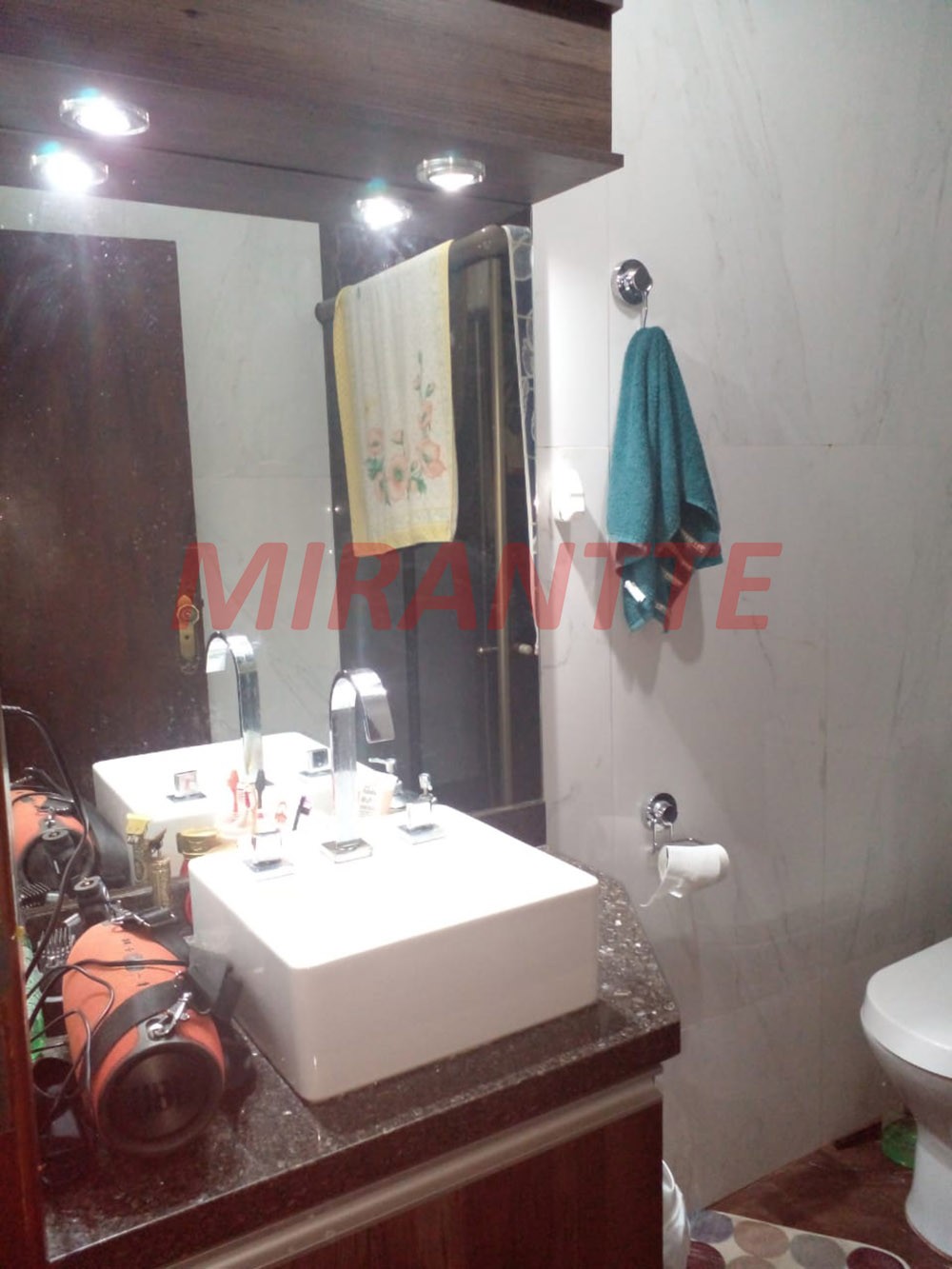 Sobrado de 160m² com 4 quartos em Água Fria