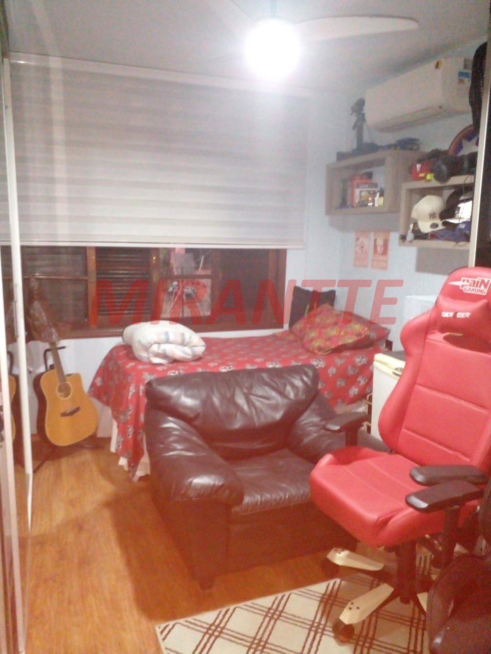 Sobrado de 160m² com 4 quartos em Água Fria