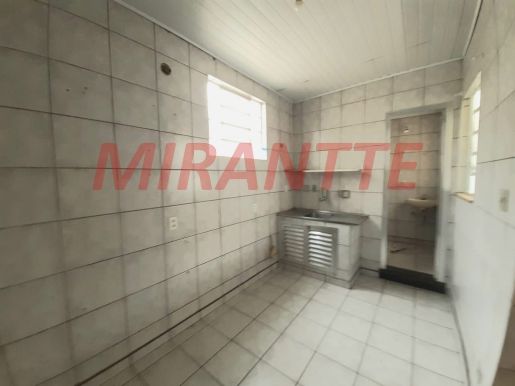 Sobrado de 191m² com 6 quartos em Água Fria