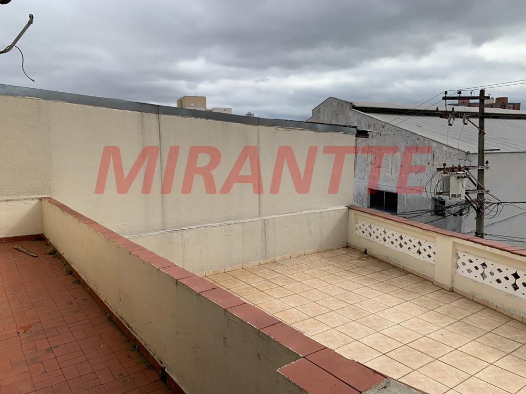 Sobrado de 191m² com 6 quartos em Água Fria