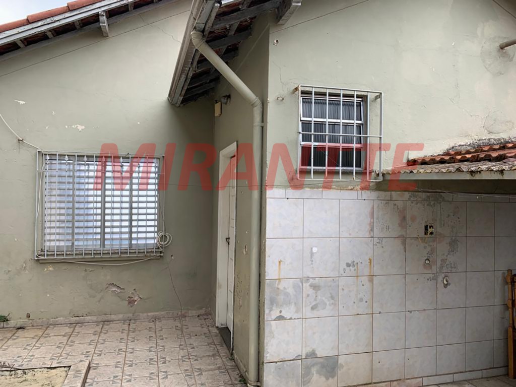 Sobrado de 191m² com 6 quartos em Água Fria