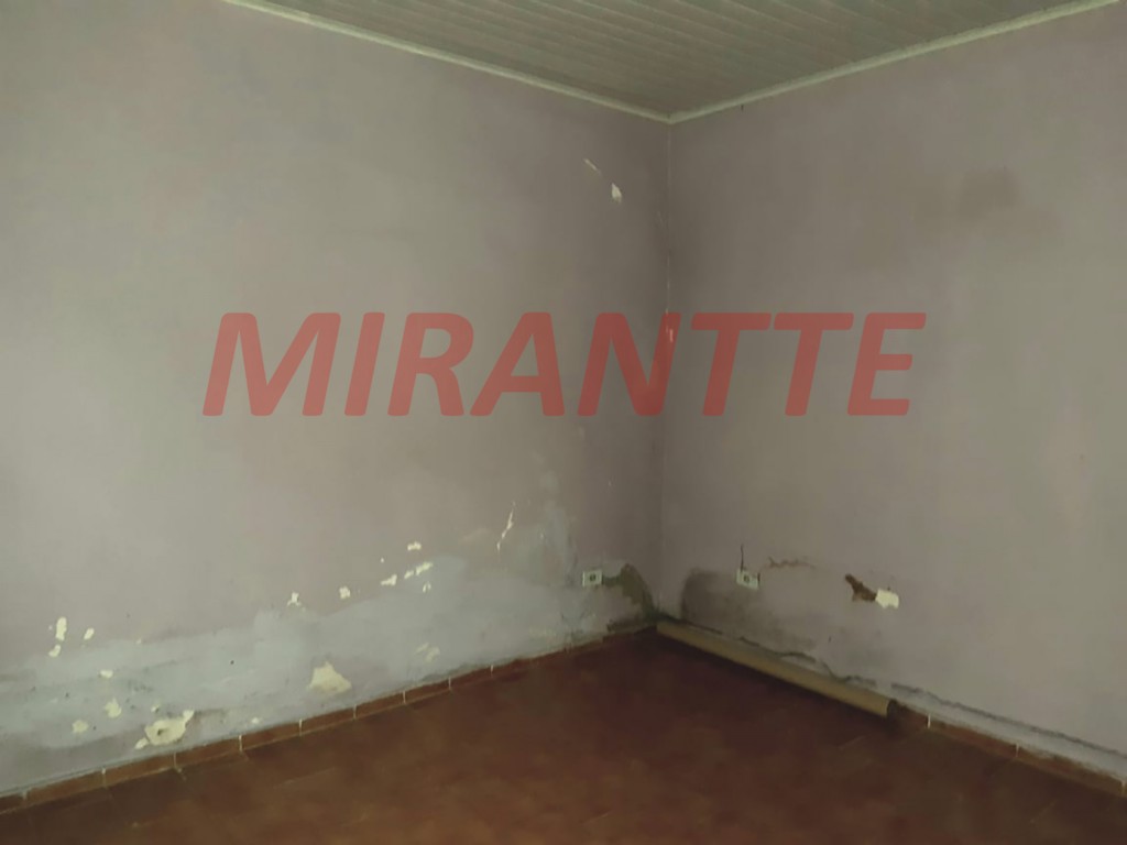 Sobrado de 191m² com 6 quartos em Água Fria