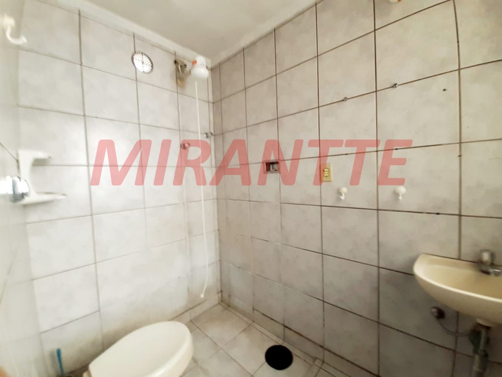 Sobrado de 191m² com 6 quartos em Água Fria
