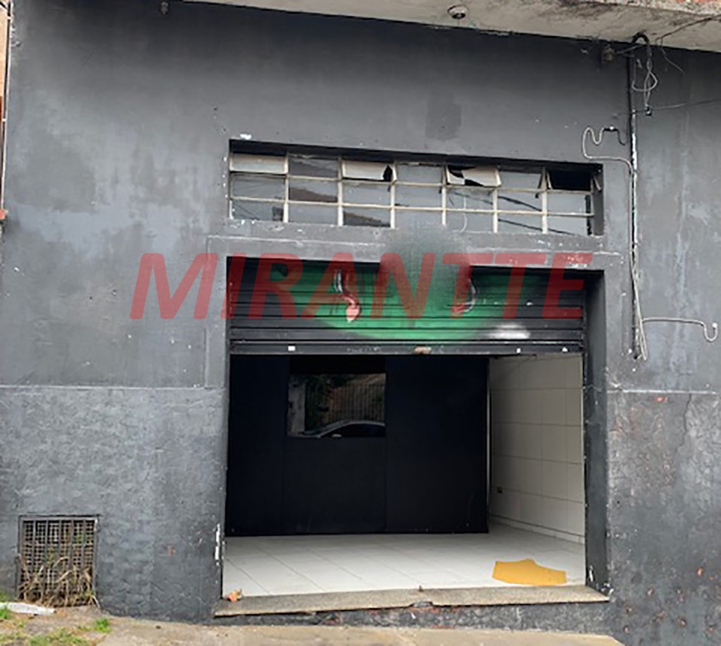 Sobrado de 191m² com 6 quartos em Água Fria