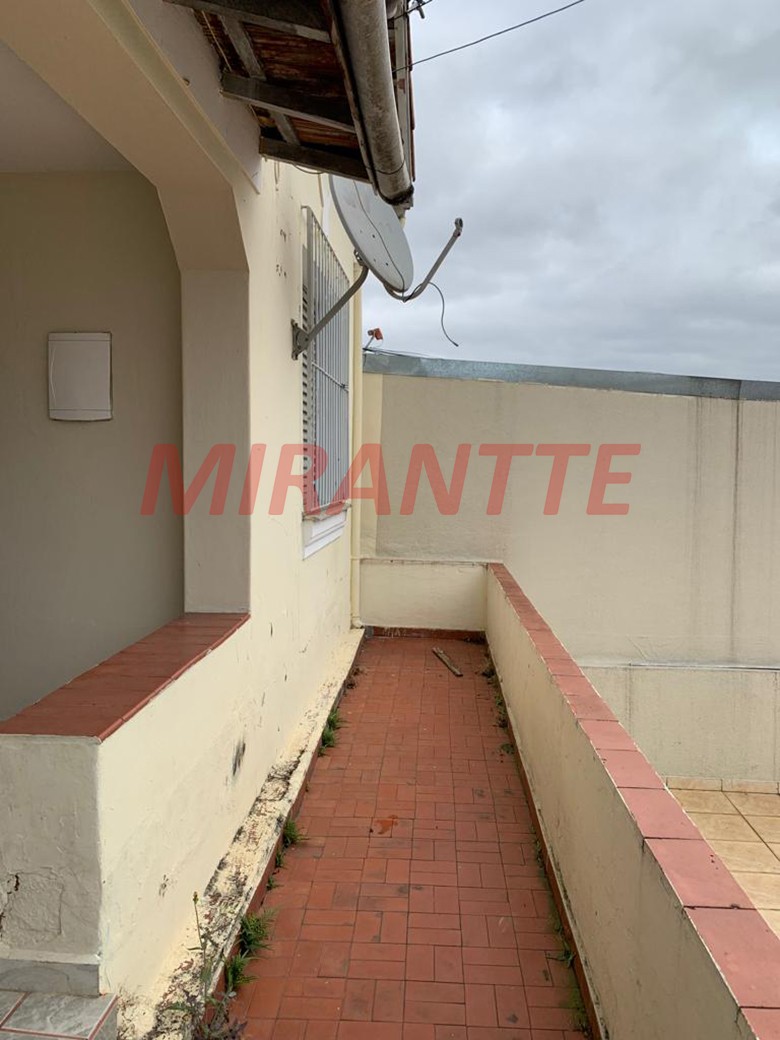 Sobrado de 191m² com 6 quartos em Água Fria
