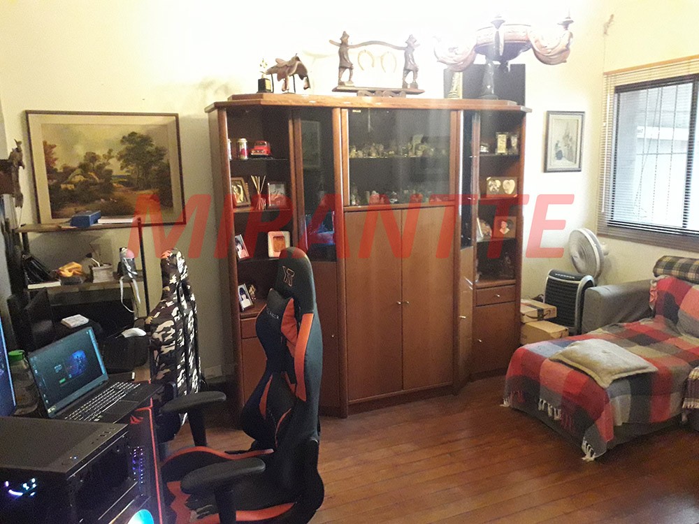 Sobrado de 160m² com 3 quartos em Santana