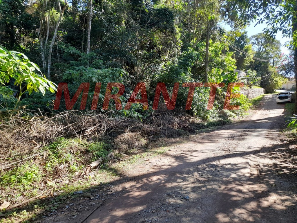 Terreno de 3550m² em Serra da Cantareira