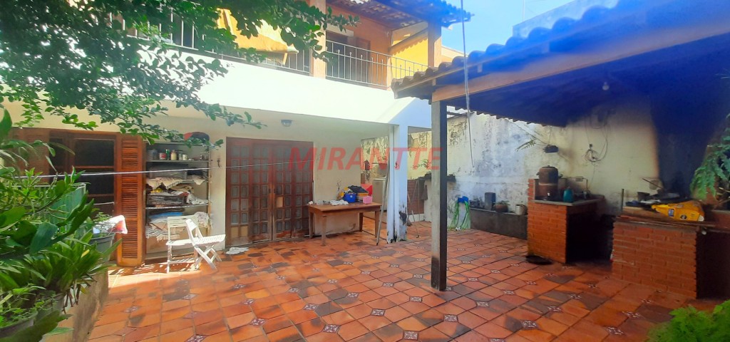 Sobrado de 290m² com 4 quartos em Parque Sao Domingos