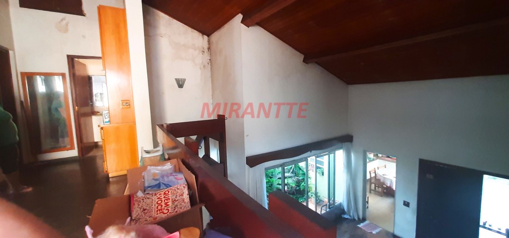 Sobrado de 290m² com 4 quartos em Parque Sao Domingos