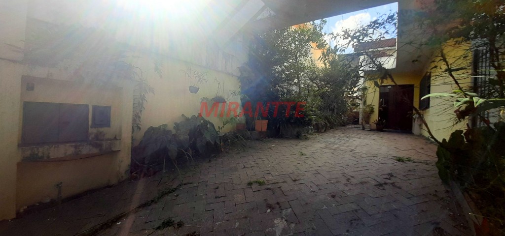 Sobrado de 290m² com 4 quartos em Parque Sao Domingos