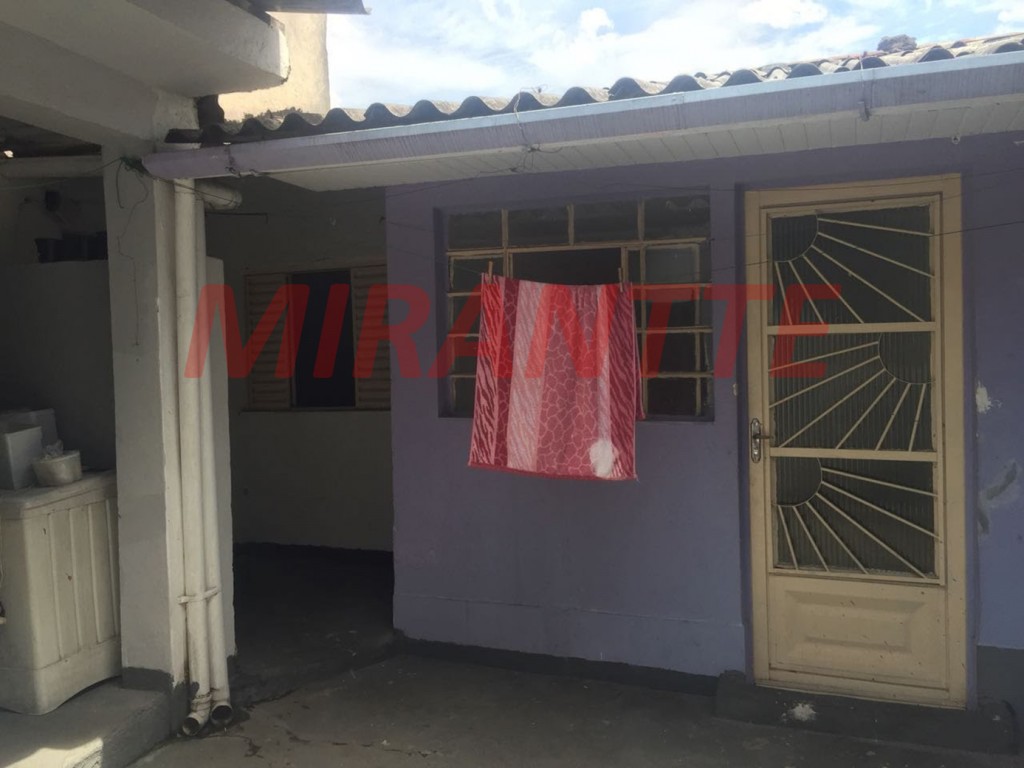 Casa terrea com 4 quartos em Imirim