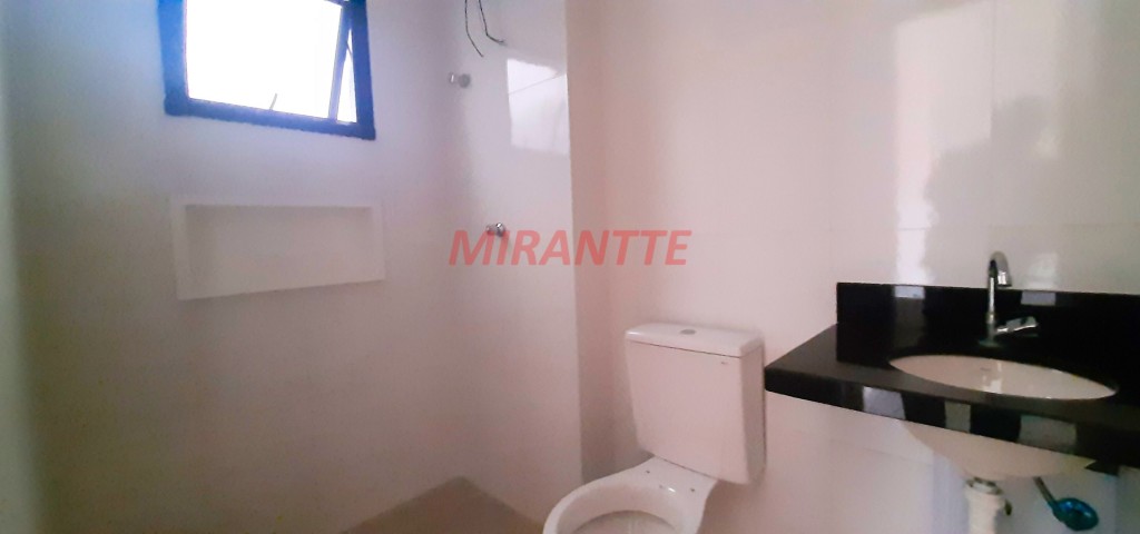 Apartamento de 42m² com 2 quartos em Água Rasa