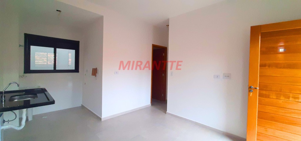 Apartamento de 42m² com 2 quartos em Água Rasa
