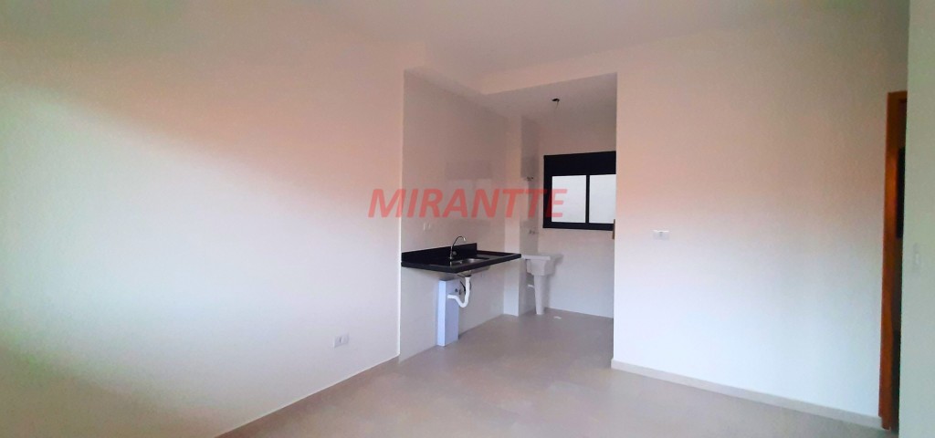 Apartamento de 42m² com 2 quartos em Água Rasa
