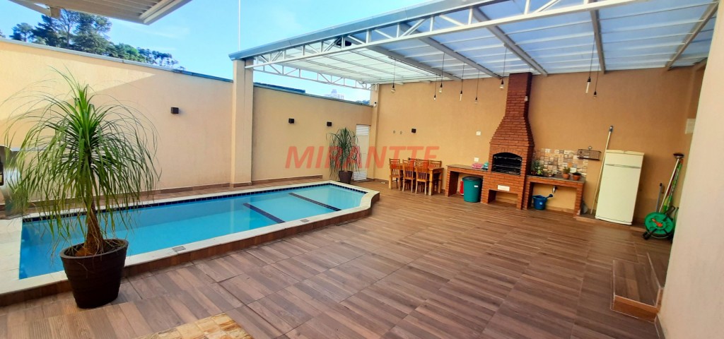 Casa terrea de 200m² com 5 quartos em Vila Mazzei